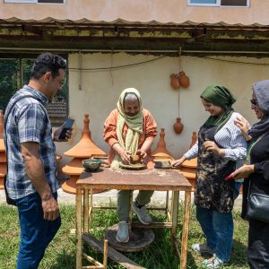 سفالگری و طبیعت‌گردی در دهکده سفال